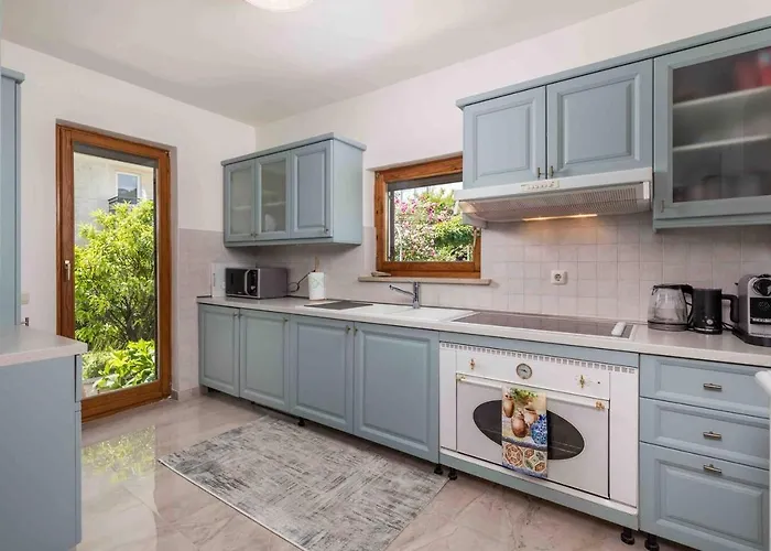 The Nest Опатия