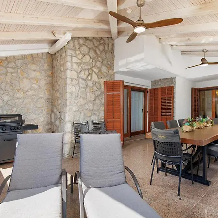 The Nest Villa