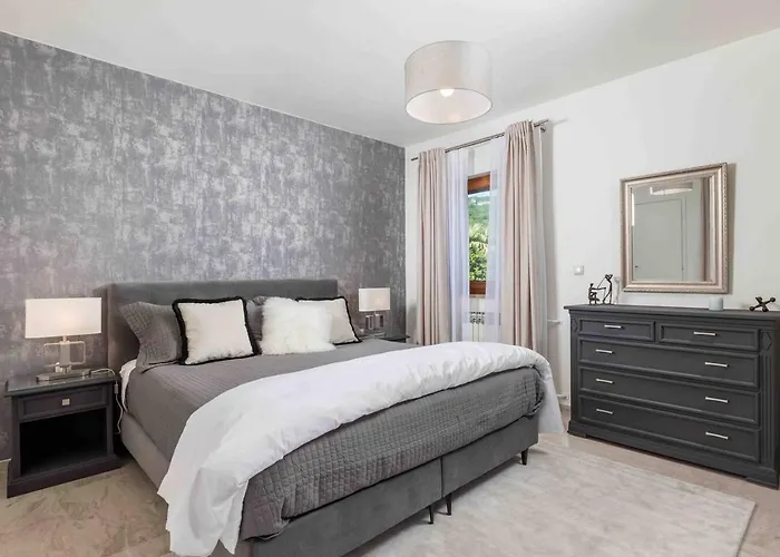 Βίλα The Nest Οπατία