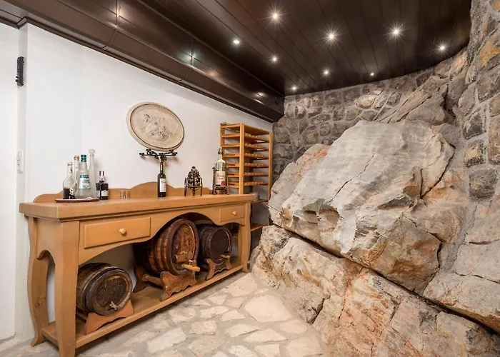 The Nest Οπατία