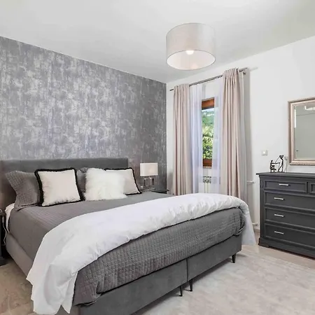 Βίλα The Nest Οπατία